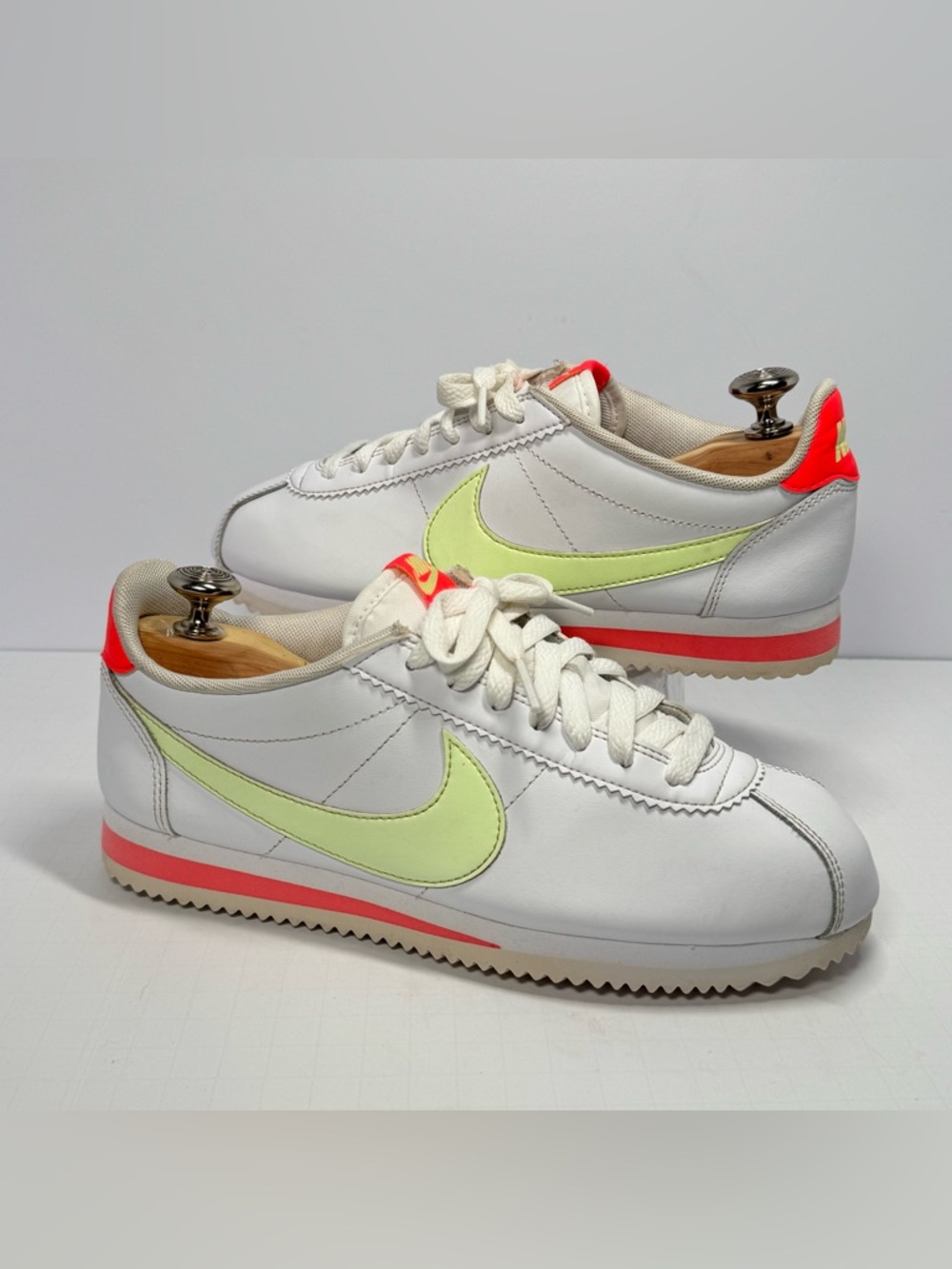 Nike Cortez Classic Leather Volt Flash Crimson White Women 8.5 807471-116 Casual
